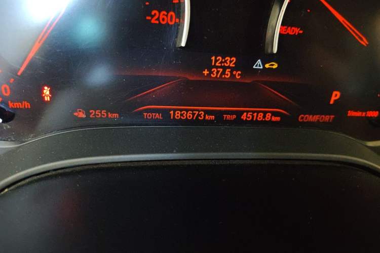 Used BMW 5 Series 2018 528Li Launch Special Edition Odometer Close Up