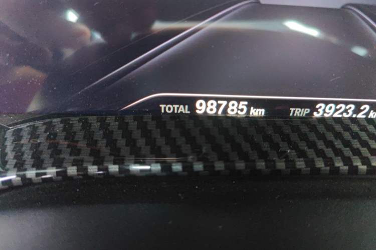 Used BMW 5 Series 2018 Restyled 530Li Leading Edition M Sport Package Odometer Close Up
