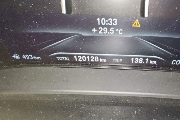 Used BMW 5 Series 2018 528Li Launch Special Edition Odometer Close Up