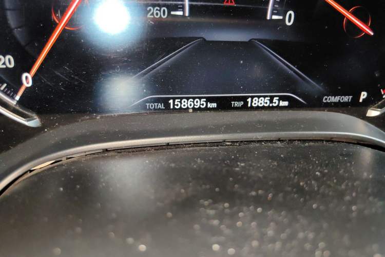 Used BMW 5 Series 2018 525Li Luxury Package Odometer Close Up
