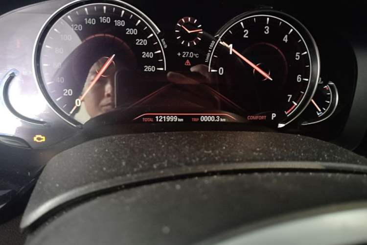 Used BMW 5 Series 2018 525Li M Sport Package Odometer Close Up