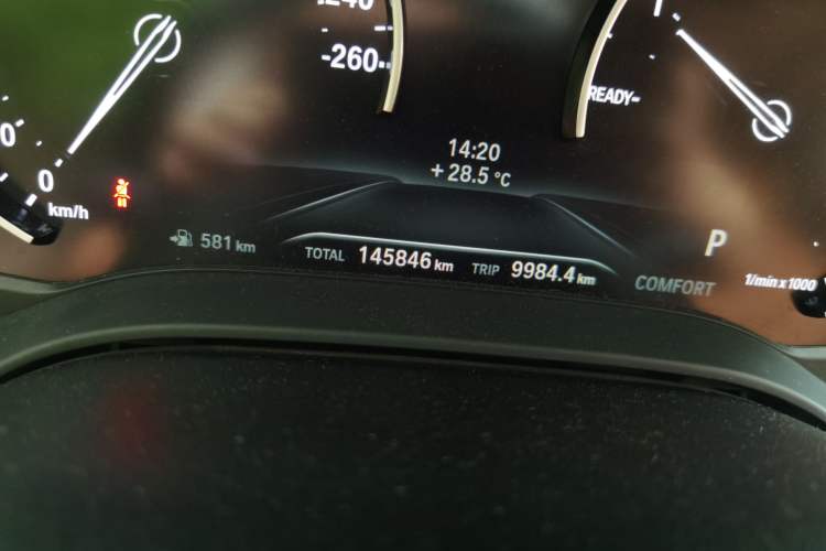 Used BMW 5 Series 2018 528Li Launch Special Edition Odometer Close Up
