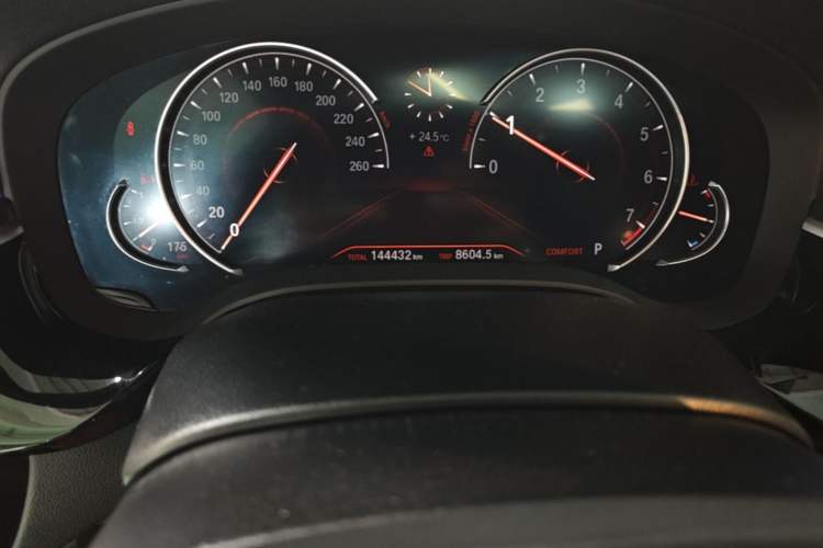 Used BMW 5 Series 2018 Restyled 530Li Leading Edition M Sport Package Odometer Close Up