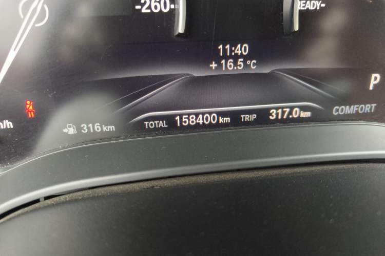 Used BMW 5 Series 2018 528Li Launch Special Edition Odometer Close Up