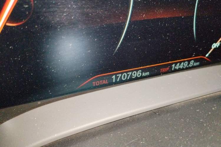 Used BMW 5 Series 2018 525Li M Sport Package Odometer Close Up