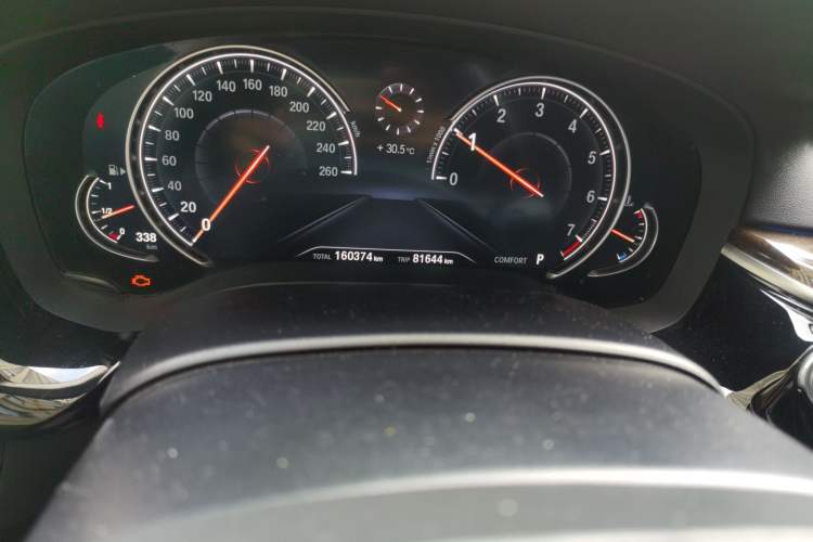 Used BMW 5 Series 2018 525Li Luxury Package Odometer Close Up
