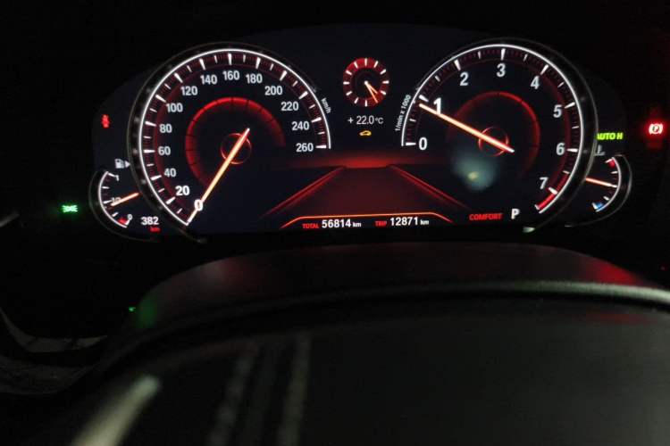 Used BMW 5 Series 2018 525Li M Sport Package Odometer Close Up