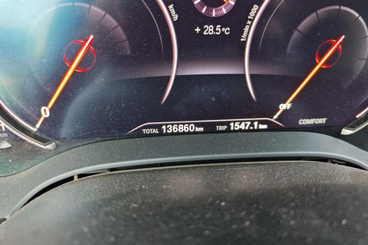Used BMW 5 Series 2018 525Li Luxury Package Odometer Close Up