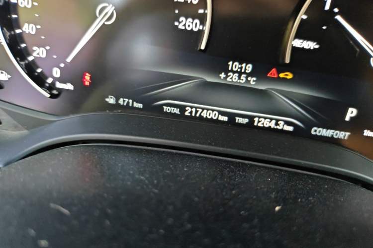 Used BMW 5 Series 2018 528Li Launch Special Edition Odometer Close Up