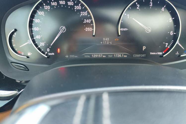 Used BMW 5 Series 2018 528Li Launch Special Edition Odometer Close Up