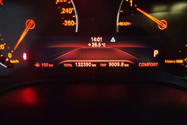 Used BMW 5 Series 2018 528Li Launch Special Edition Odometer Close Up