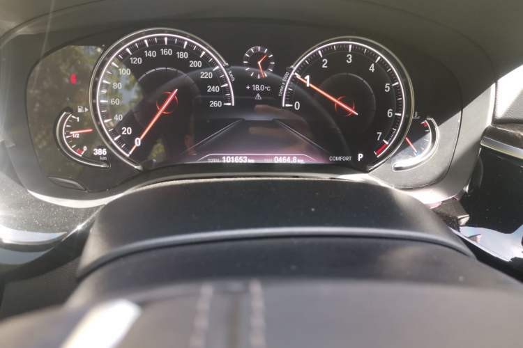 Used BMW 5 Series 2018 Restyled 530Li Leading Edition M Sport Package Odometer Close Up