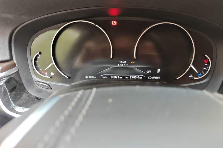 Used BMW 5 Series 2018 528Li Launch Special Edition Odometer Close Up