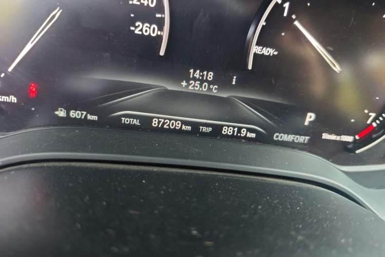 Used BMW 5 Series 2018 528Li Launch Special Edition Odometer Close Up