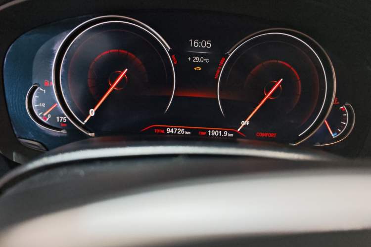 Used BMW 5 Series 2018 Restyled 530Li Leading Edition M Sport Package Odometer Close Up