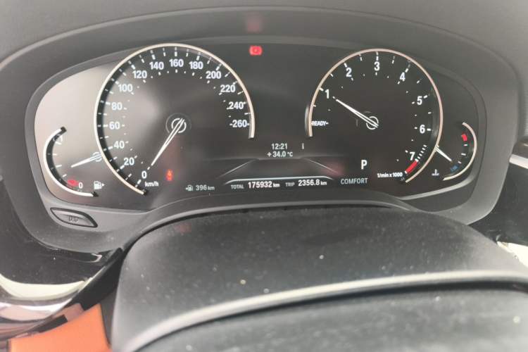 Used BMW 5 Series 2018 528Li Launch Special Edition Odometer Close Up