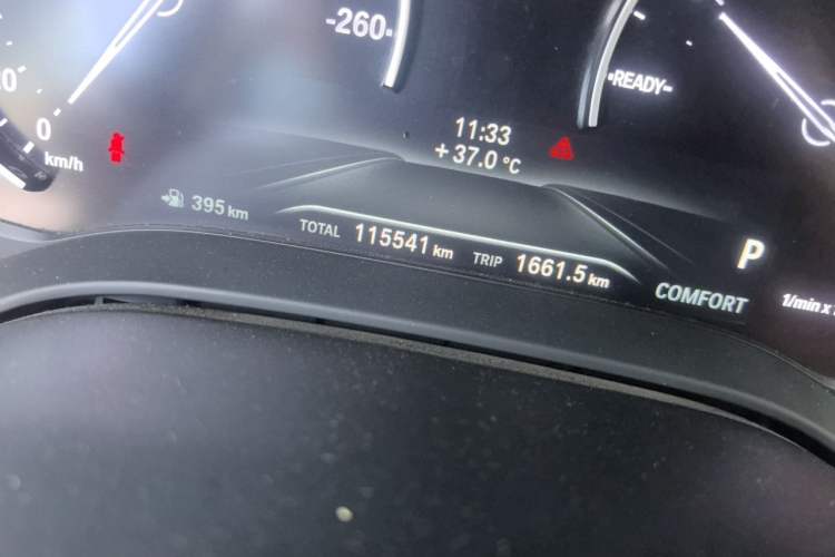 Used BMW 5 Series 2018 528Li Launch Special Edition Odometer Close Up