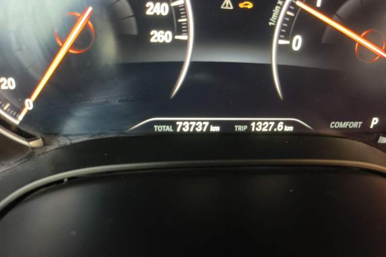 Used BMW 5 Series 2018 525i M Sport Package Odometer Close Up
