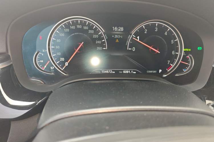 Used BMW 5 Series 2018 Restyled 530Li Leading Edition M Sport Package Odometer Close Up