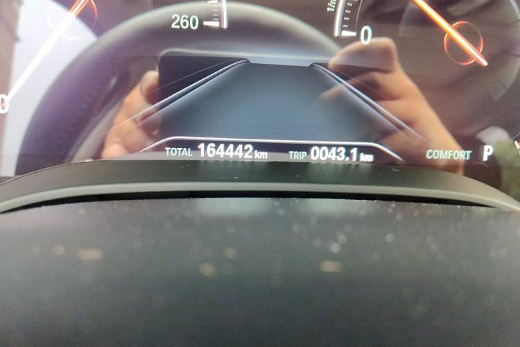 Used BMW 5 Series 2018 530Li Leading Edition Luxury Package Odometer Close Up