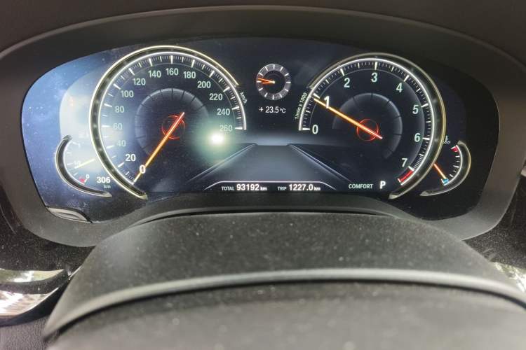 Used BMW 5 Series 2018 Facelifted 530Li xDrive M Sport Package Odometer Close Up