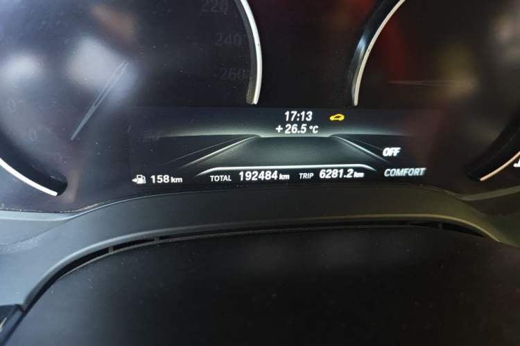 Used BMW 5 Series 2018 528Li Launch Special Edition Odometer Close Up