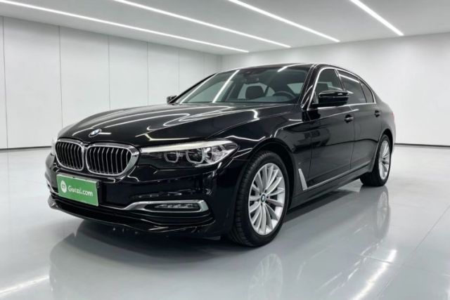Ojetý BMW 5 Series 2018 Facelifted 530Li xDrive Luxury Package