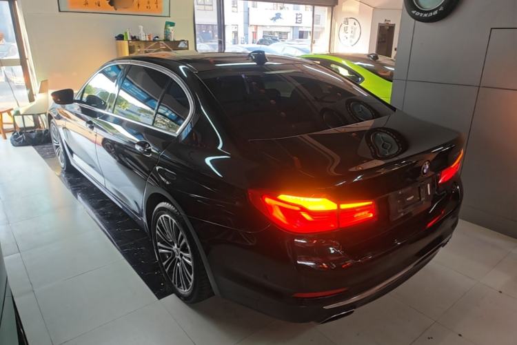 Used BMW 5 Series 2018 Facelifted 530Li Luxury Edition Premium Package Rear Left 45 Deg