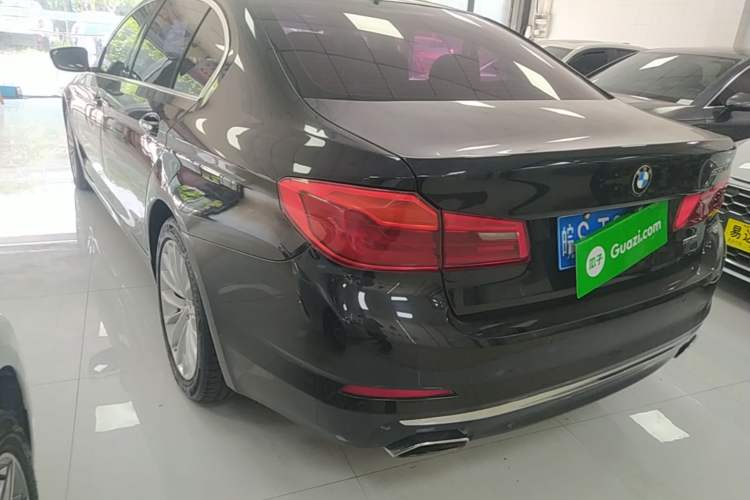 Used BMW 5 Series 2018 525Li Luxury Package Rear Left 45 Deg
