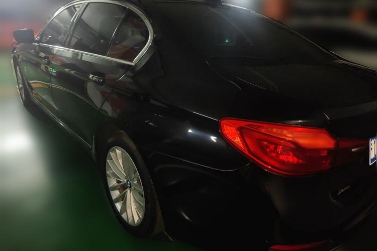 Used BMW 5 Series 2018 525Li Luxury Package Rear Left 45 Deg