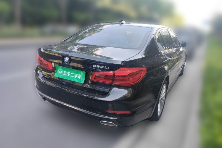 Used BMW 5 Series 2018 Facelifted 530Li xDrive Luxury Package Rear Right 45 Deg