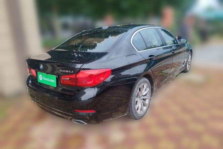 Used BMW 5 Series 2018 528Li Launch Special Edition Rear Right 45 Deg