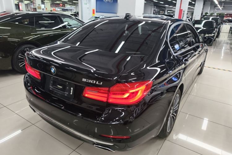 Used BMW 5 Series 2018 Facelifted 530Li Luxury Edition Premium Package Rear Right 45 Deg