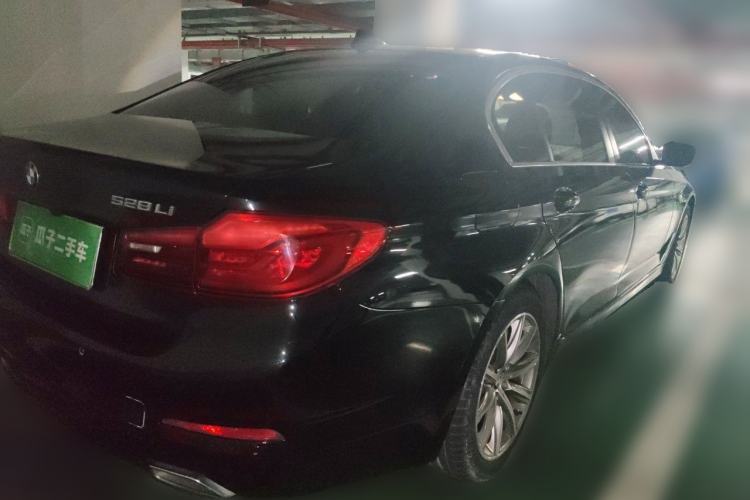Used BMW 5 Series 2018 528Li Launch Special Edition Rear Right 45 Deg