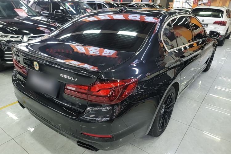 Used BMW 5 Series 2018 525Li Luxury Package Rear Right 45 Deg