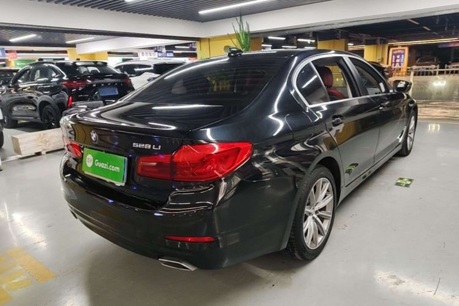 Used BMW 5 Series 2018 528Li Launch Special Edition Rear Right 45 Deg