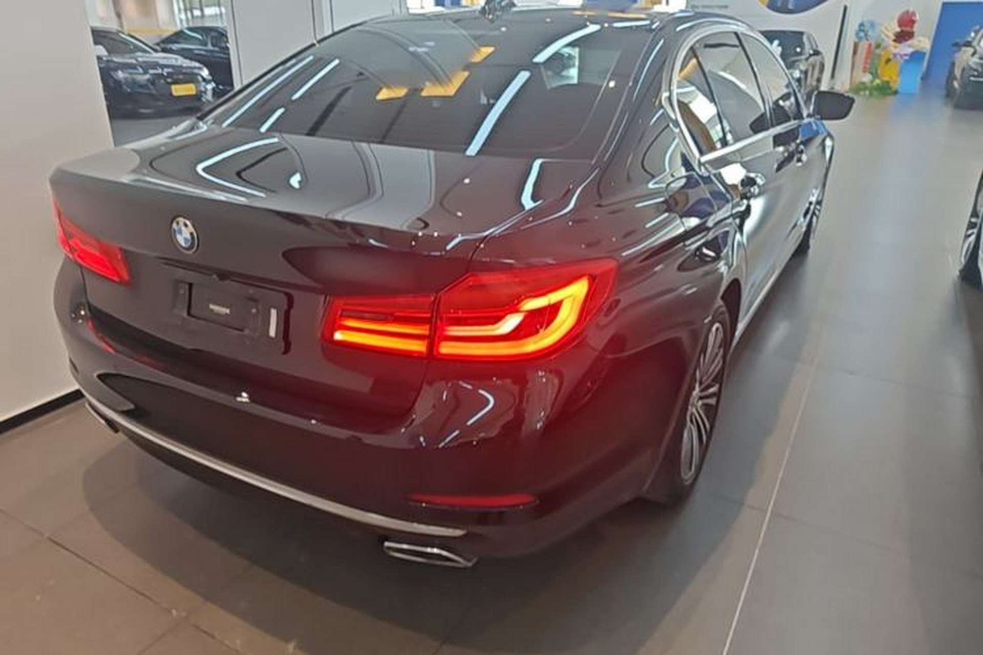 Used BMW 5 Series 2018 530Li Luxury Edition Premium Package Rear Right 45 Deg