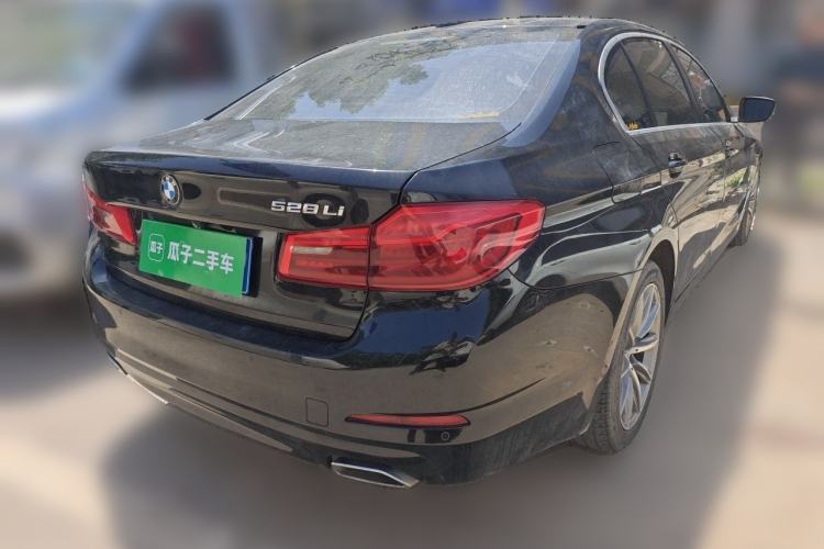 Used BMW 5 Series 2018 528Li Launch Special Edition Rear Right 45 Deg