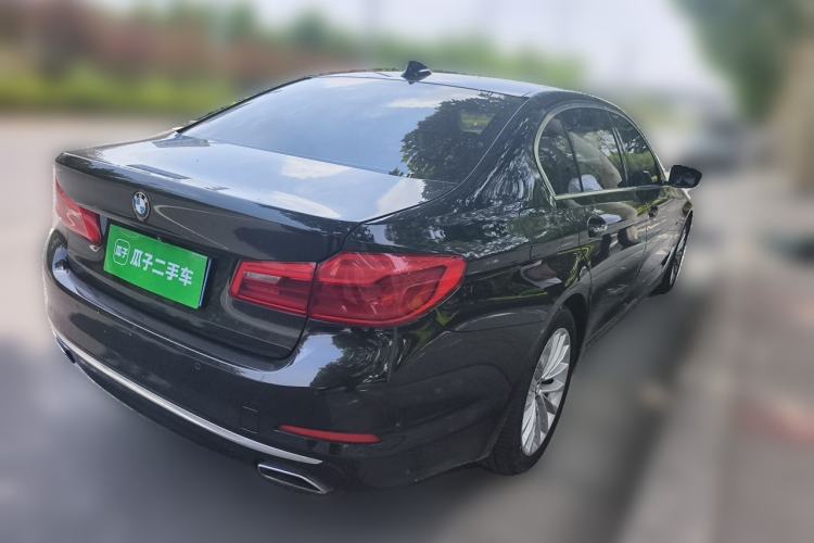 Used BMW 5 Series 2018 525Li Luxury Package Rear Right 45 Deg