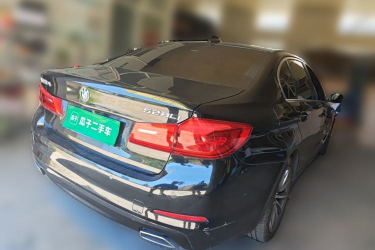 Used BMW 5 Series 2018 528Li Launch Special Edition Rear Right 45 Deg