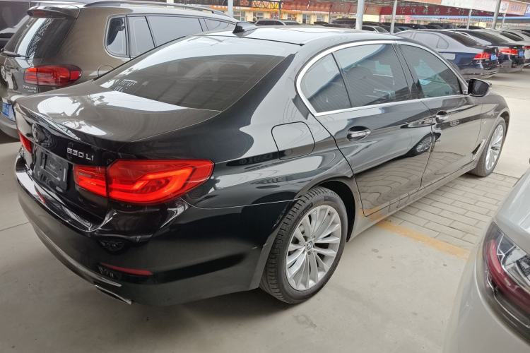 Used BMW 5 Series 2018 530Li xDrive Luxury Package Rear Right 45 Deg