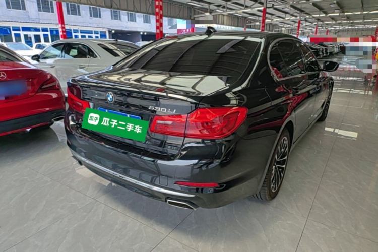 Used BMW 5 Series 2018 525Li Luxury Package Rear Right 45 Deg