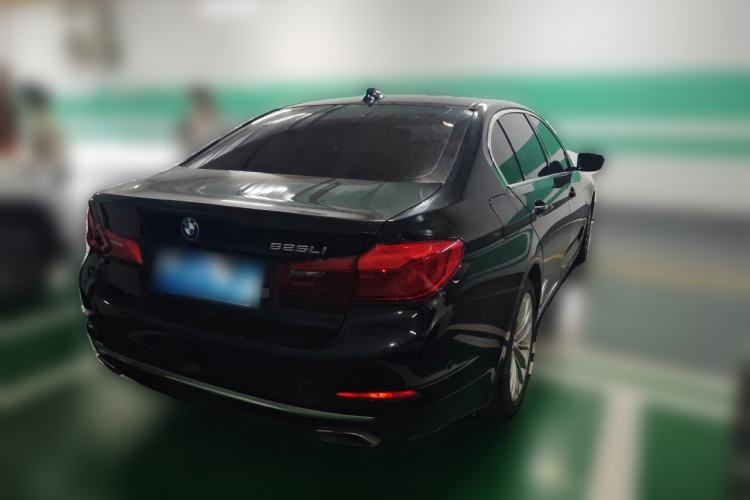 Used BMW 5 Series 2018 525Li Luxury Package Rear Right 45 Deg