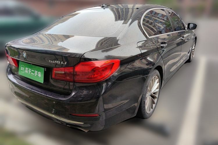 Used BMW 5 Series 2018 525Li Luxury Package Rear Right 45 Deg