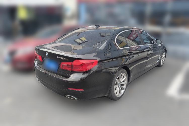 Used BMW 5 Series 2018 528Li Launch Special Edition Rear Right 45 Deg