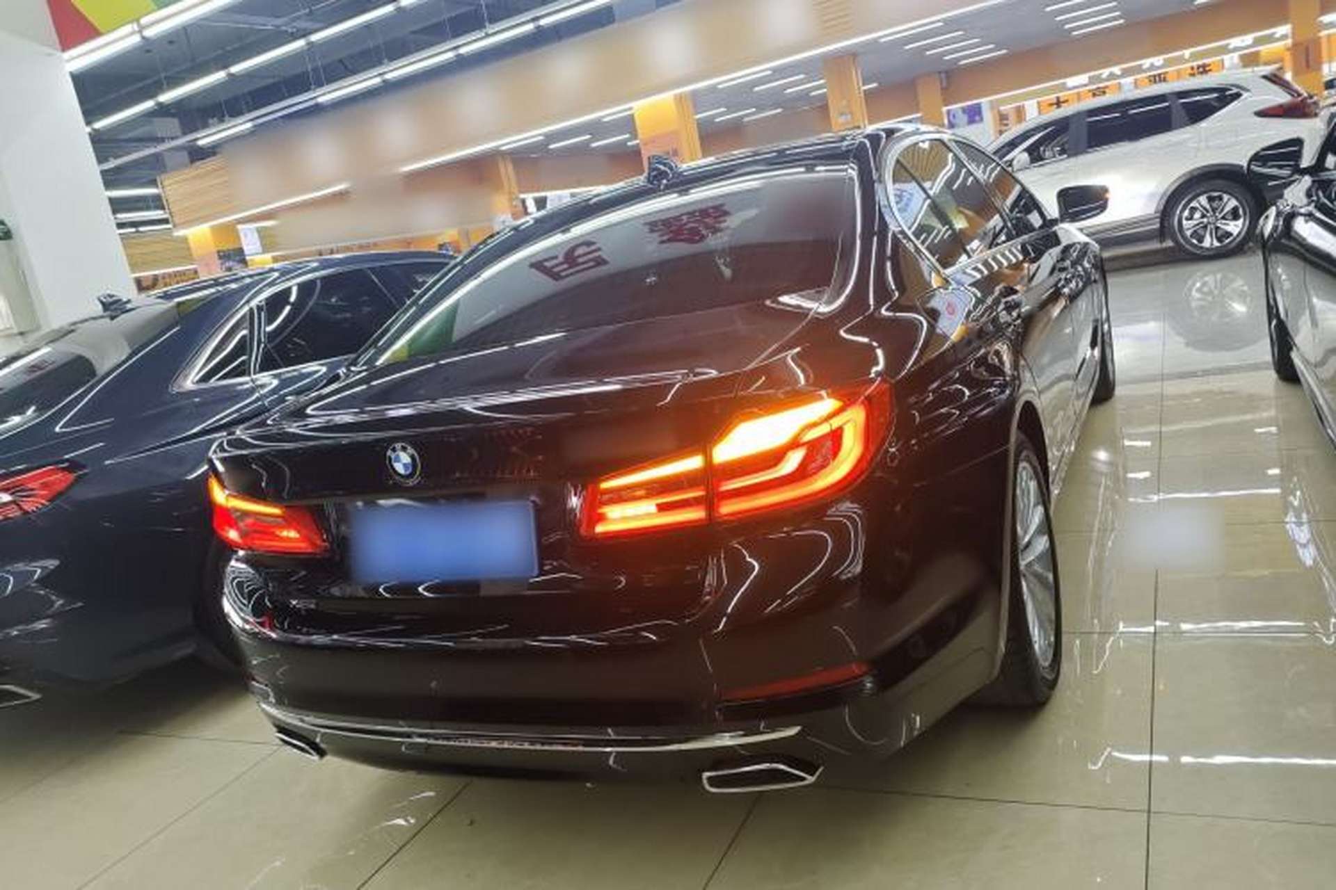 Used BMW 5 Series 2018 Facelifted 530Li xDrive Luxury Package Rear Right 45 Deg
