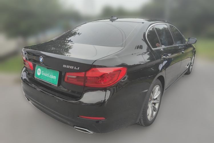 Used BMW 5 Series 2018 528Li Launch Special Edition Rear Right 45 Deg
