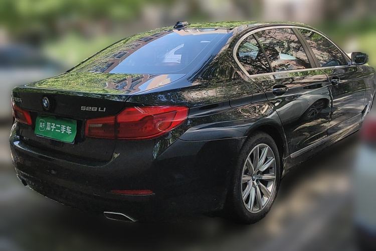 Used BMW 5 Series 2018 528Li Launch Special Edition Rear Right 45 Deg