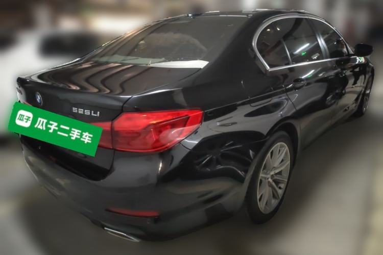 Used BMW 5 Series 2018 528Li Launch Special Edition Rear Right 45 Deg