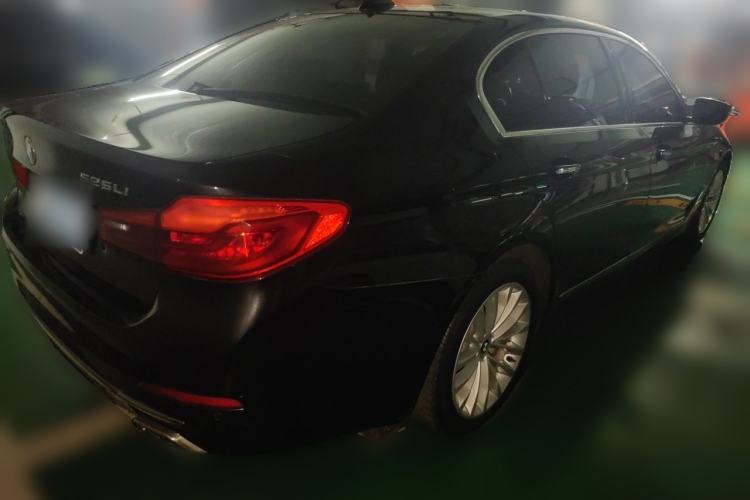 Used BMW 5 Series 2018 525Li Luxury Package Rear Right 45 Deg